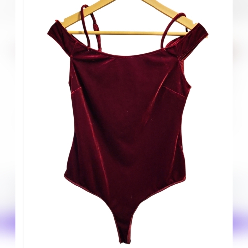 GUESS Tiana Velvet Bodysuit Burgundy Off Shoulder Medium 90s Y2K Retro Grunge